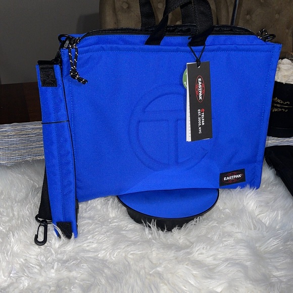 🥳🥳HOST PICK- Telfar x Eastpak Medium Backpack Carry On Shopper Bag Blue NWT - Picture 4 of 12